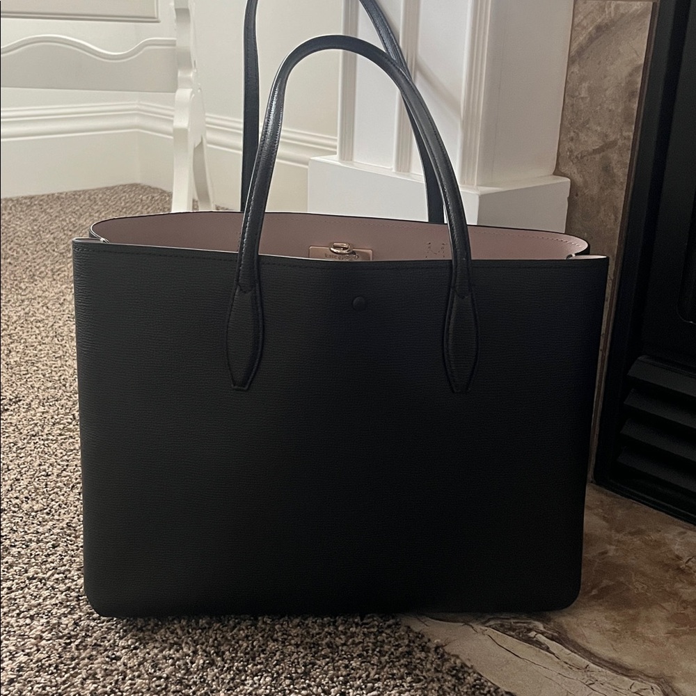 Kate Spade Classic Saffiano leather black tote - Picture 2 of 12